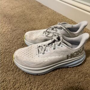 Hoka Clifton 9